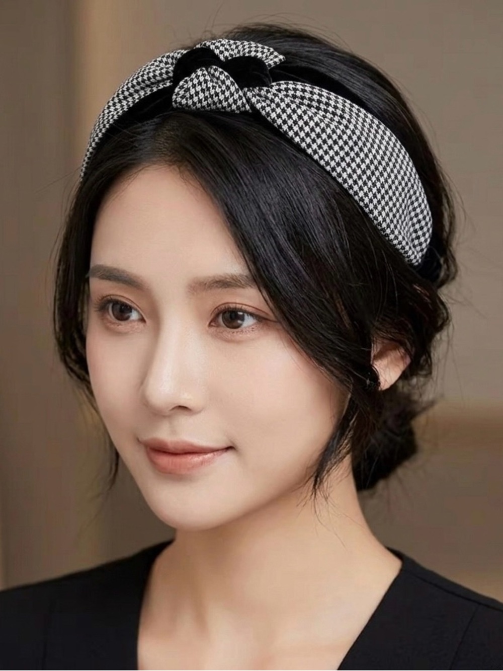 Black & White Houndstooth Knotted Headband
